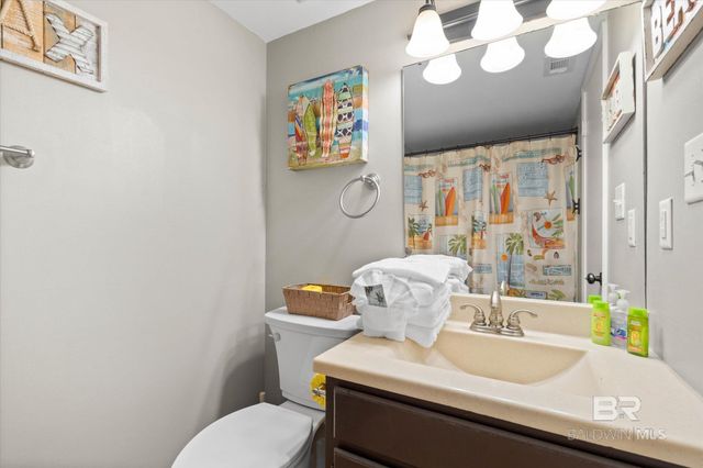 331 E 1st Avenue 101, Gulf Shores, AL 36535