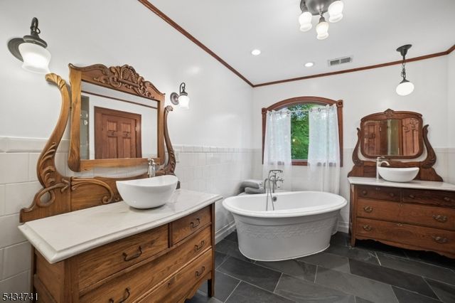 3811 Park Ave, Edison Twp., NJ 08820