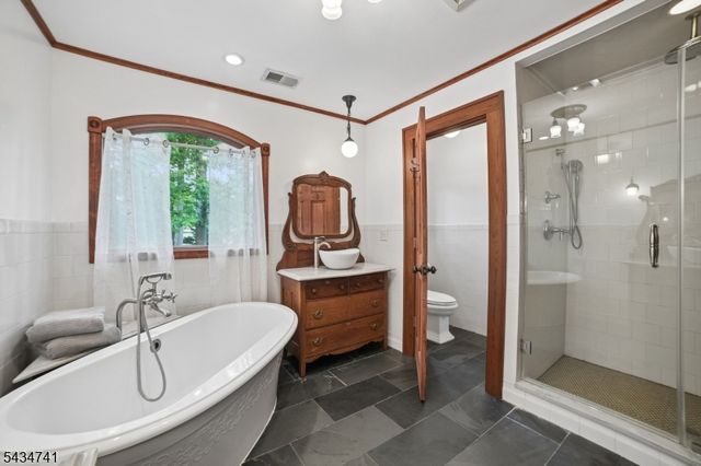 3811 Park Ave, Edison Twp., NJ 08820