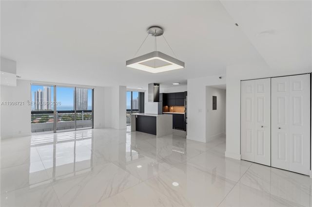 19101 NE 36th Ct 1811, Aventura, FL 33180