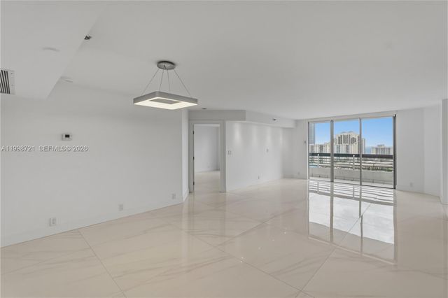 19101 NE 36th Ct 1811, Aventura, FL 33180