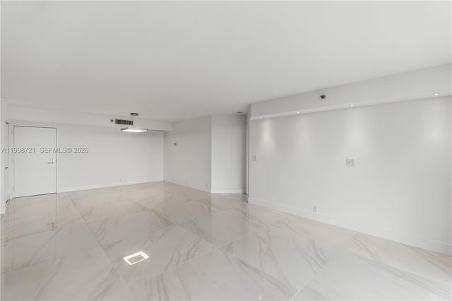 19101 NE 36th Ct 1811, Aventura, FL 33180