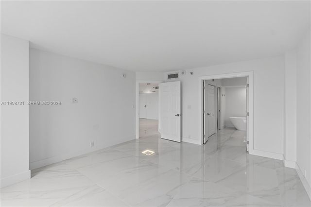 19101 NE 36th Ct 1811, Aventura, FL 33180