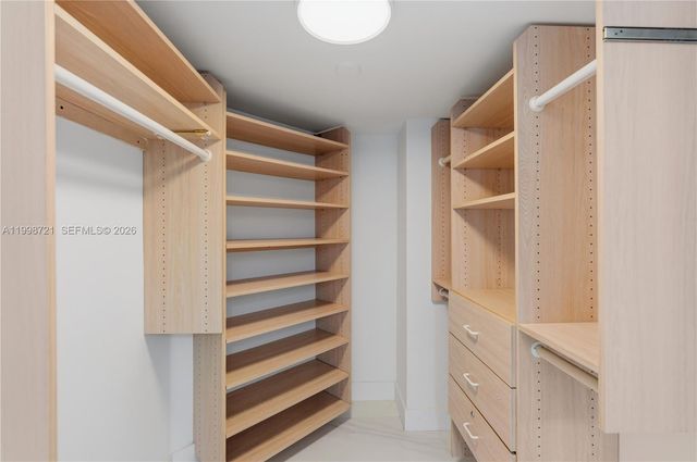 19101 NE 36th Ct 1811, Aventura, FL 33180