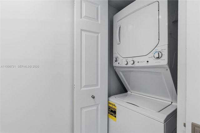 19101 NE 36th Ct 1811, Aventura, FL 33180