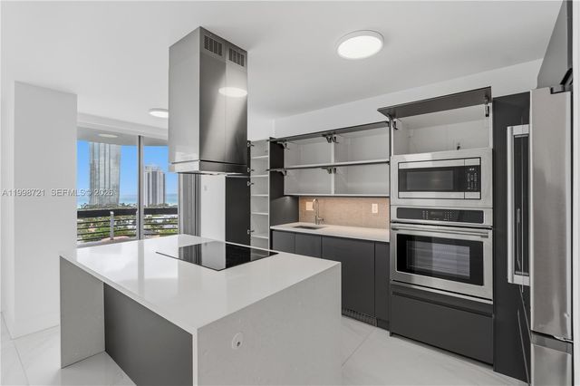 19101 NE 36th Ct 1811, Aventura, FL 33180