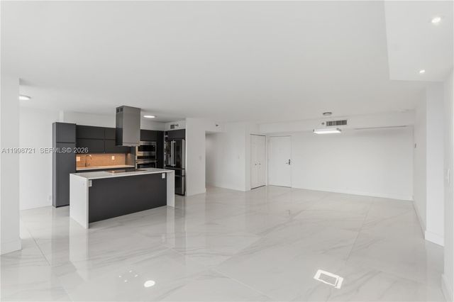 19101 NE 36th Ct 1811, Aventura, FL 33180