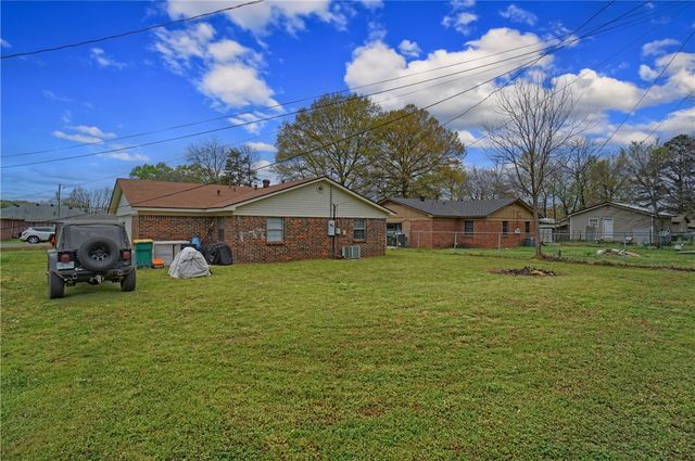 1505 S Boston Place, Russellville, AR 72801