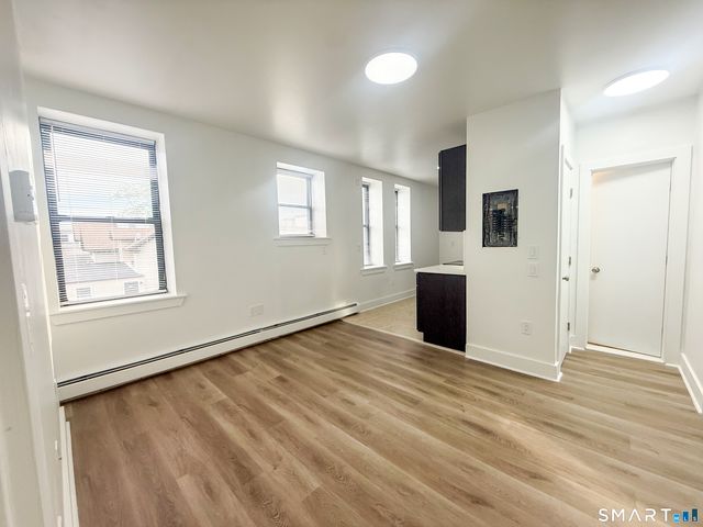 575 Bank Street, New London, CT 06320