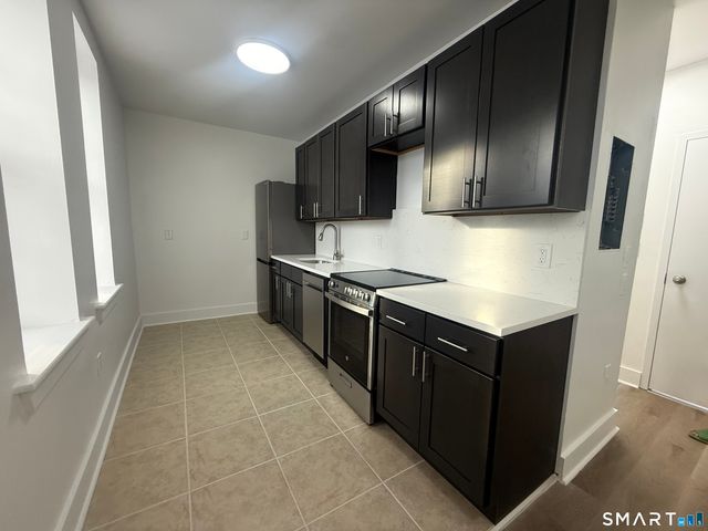 575 Bank Street, New London, CT 06320