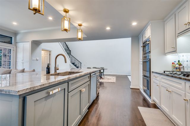 1912 Crockett Circle, Irving, TX 75038