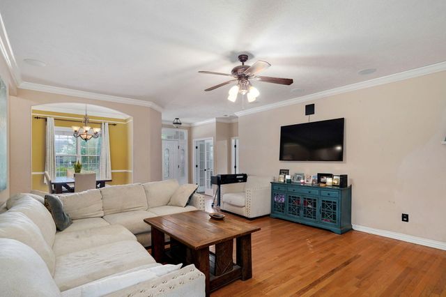 3862 W Vincent Drive, Springfield, MO 65810