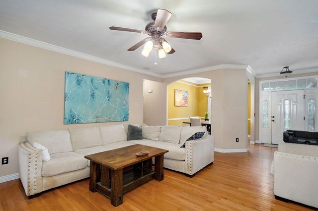 3862 W Vincent Drive, Springfield, MO 65810