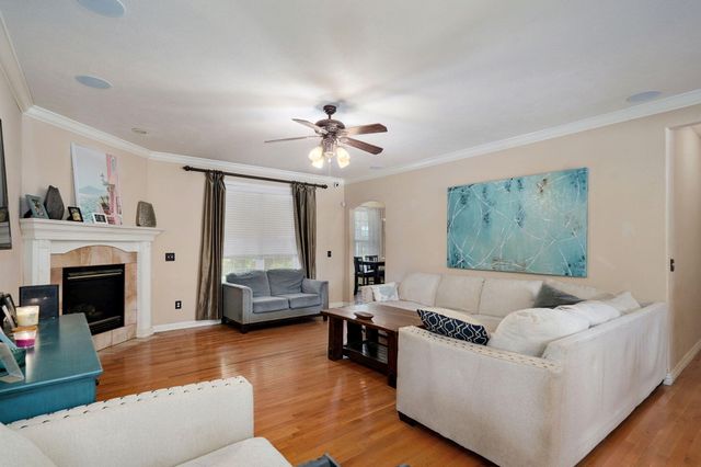 3862 W Vincent Drive, Springfield, MO 65810