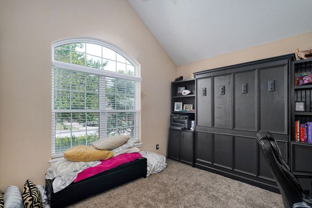 3862 W Vincent Drive, Springfield, MO 65810