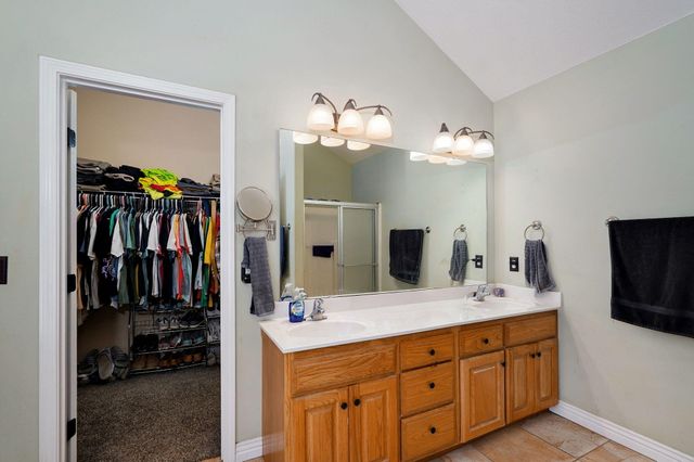 3862 W Vincent Drive, Springfield, MO 65810