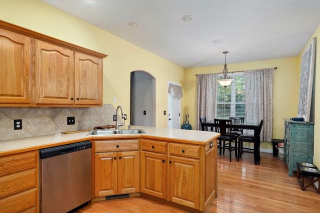 3862 W Vincent Drive, Springfield, MO 65810