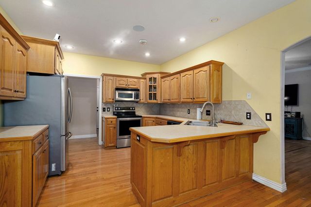 3862 W Vincent Drive, Springfield, MO 65810