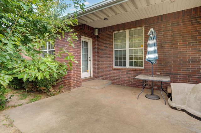 3862 W Vincent Drive, Springfield, MO 65810