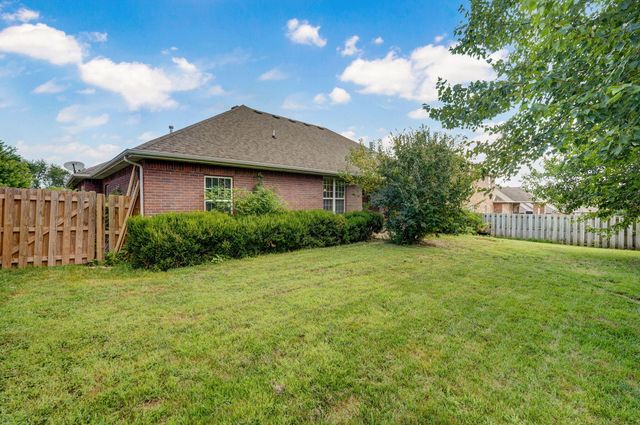 3862 W Vincent Drive, Springfield, MO 65810