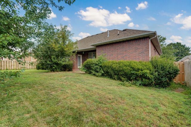 3862 W Vincent Drive, Springfield, MO 65810