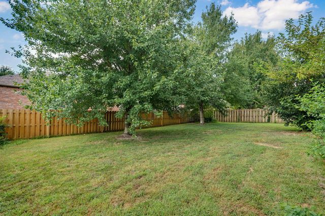 3862 W Vincent Drive, Springfield, MO 65810