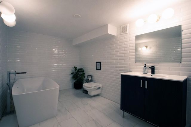 203 RECINTO SUR STREET 2, Old San Juan, PR 00901
