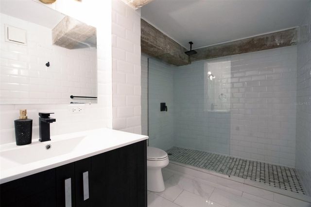 203 RECINTO SUR STREET 2, Old San Juan, PR 00901