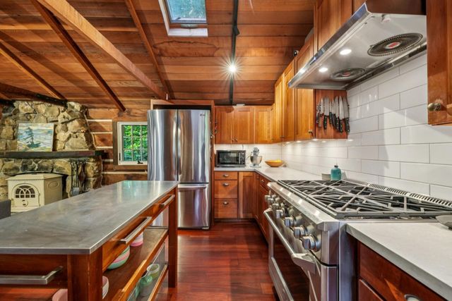 252 Blakewood Way, Redwood City, CA 94062