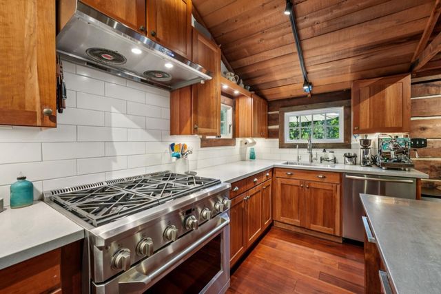 252 Blakewood Way, Redwood City, CA 94062