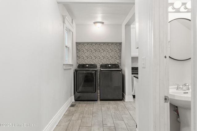 1332 S Floyd St, Louisville, KY 40208