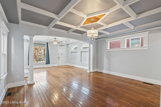 1332 S Floyd St, Louisville, KY 40208