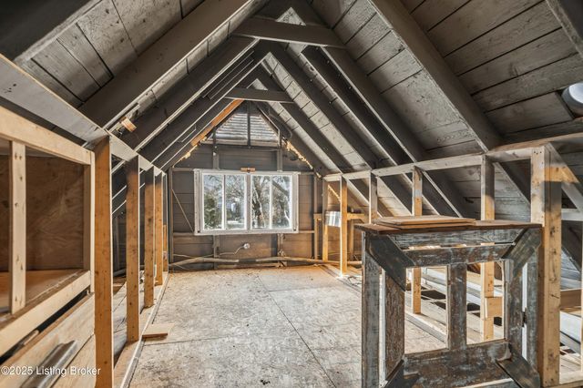 1332 S Floyd St, Louisville, KY 40208