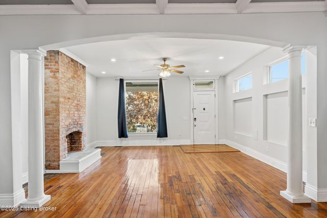 1332 S Floyd St, Louisville, KY 40208