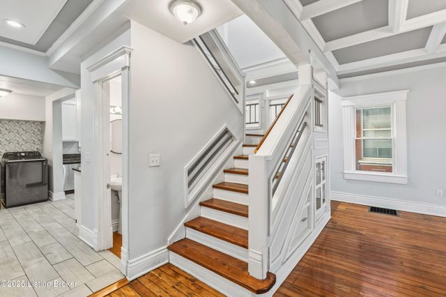 1332 S Floyd St, Louisville, KY 40208