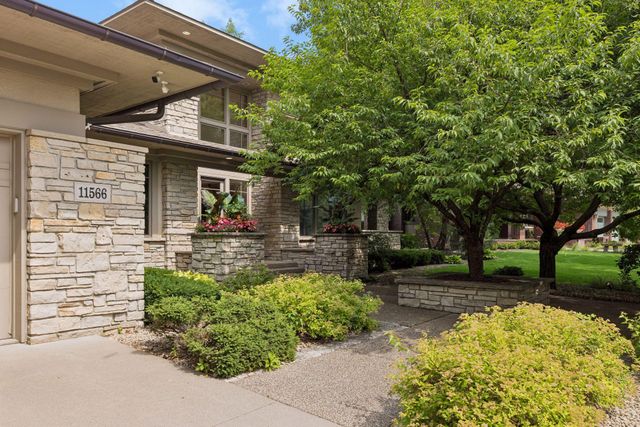 11566 Cedar Pass, Minnetonka, MN 55305