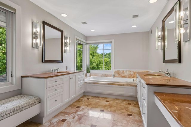 11566 Cedar Pass, Minnetonka, MN 55305
