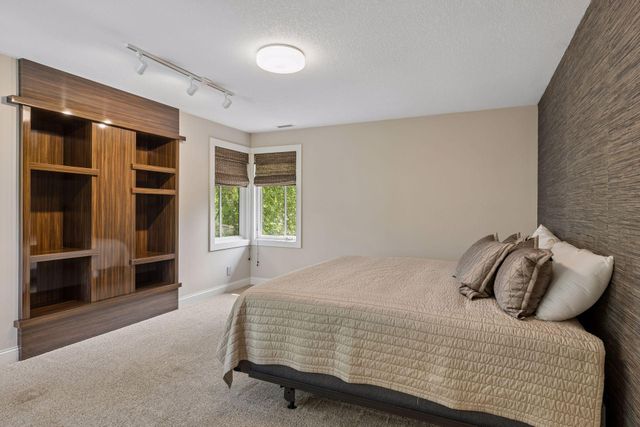11566 Cedar Pass, Minnetonka, MN 55305
