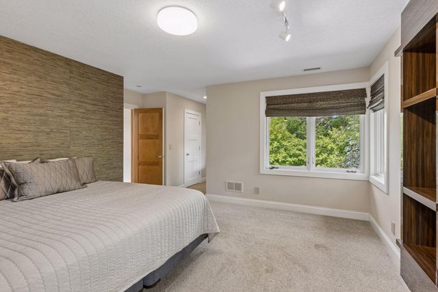 11566 Cedar Pass, Minnetonka, MN 55305