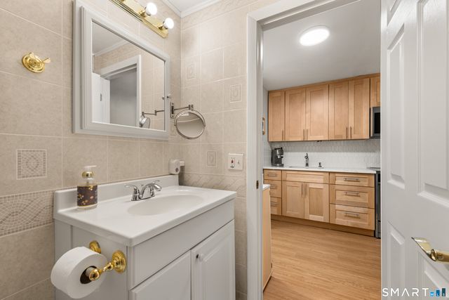 55 Porter Avenue 4A, Naugatuck, CT 06770