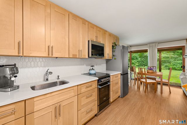 55 Porter Avenue 4A, Naugatuck, CT 06770