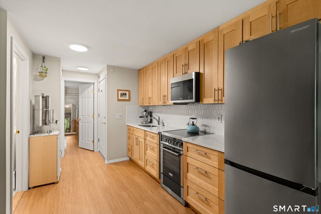 55 Porter Avenue 4A, Naugatuck, CT 06770