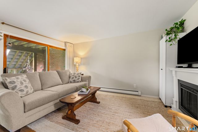 55 Porter Avenue 4A, Naugatuck, CT 06770