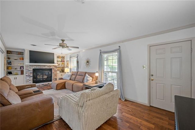 5012 Burma W Road, Mobile, AL 36693