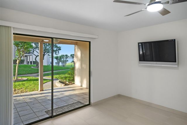 101 Lakeview Terrace D, Montgomery, TX 77356