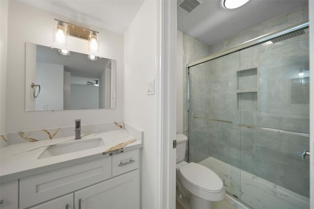 101 Lakeview Terrace D, Montgomery, TX 77356