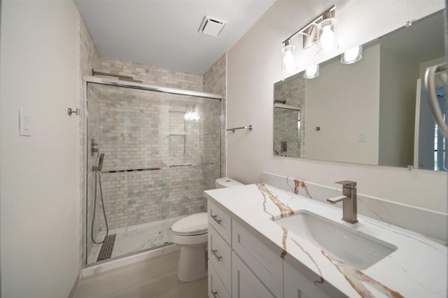 101 Lakeview Terrace D, Montgomery, TX 77356