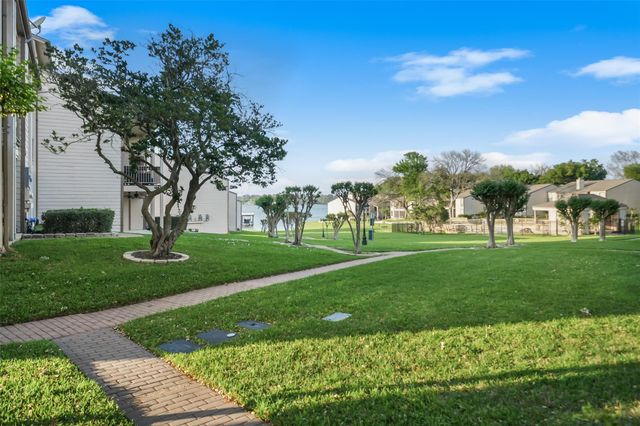 101 Lakeview Terrace D, Montgomery, TX 77356