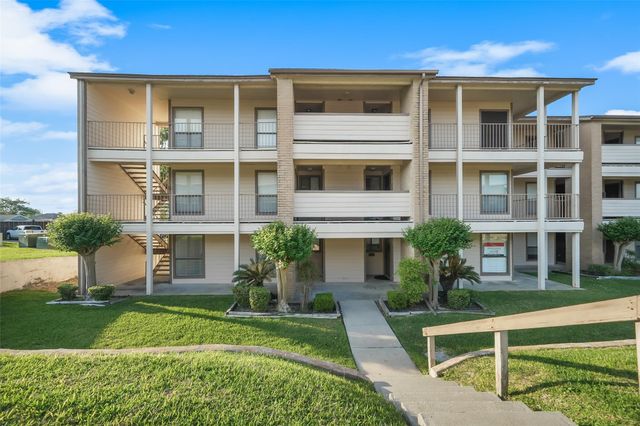 101 Lakeview Terrace D, Montgomery, TX 77356