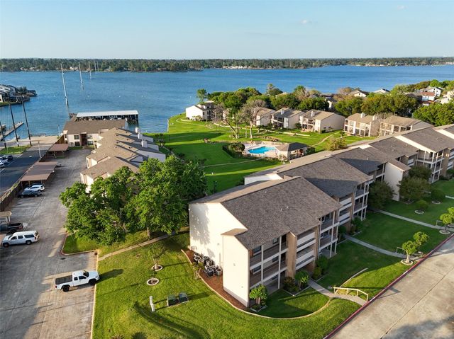 101 Lakeview Terrace D, Montgomery, TX 77356